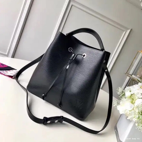 Frstbag ru VUITTON LOUIS NÉONOÉ 0527